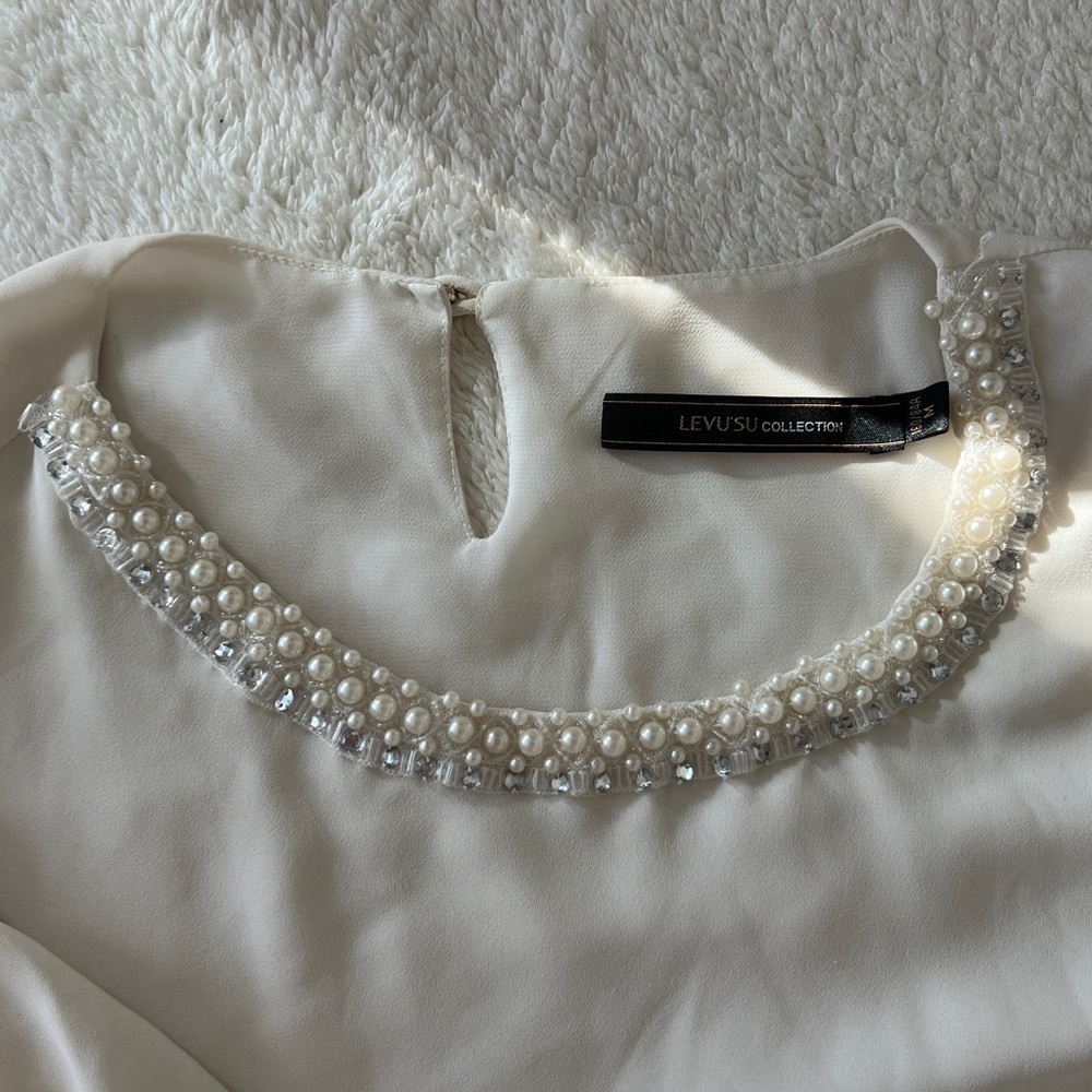 Mr White Puff Sleeve Blouse with Pearl Embellished Neckline – Fully Lined Size M - Picture 3 of 8